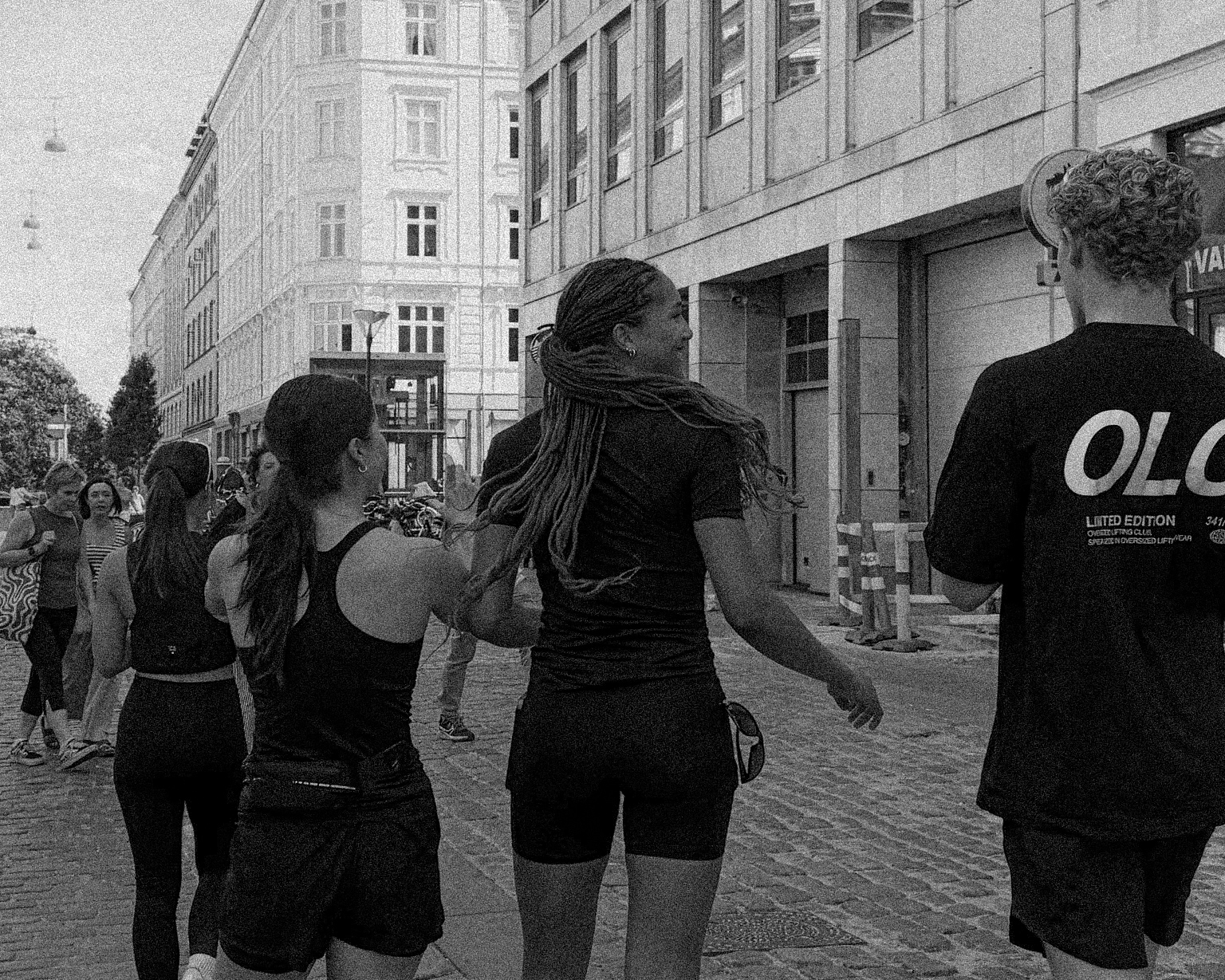 Runners from 40:31 Runners heading through the streets of Copenhagen